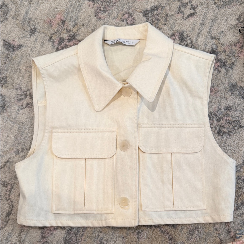 Zara Off-White Sleeveless Vest
